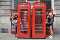 Schülersprachreise nach London in England - typische Telefonzellen
